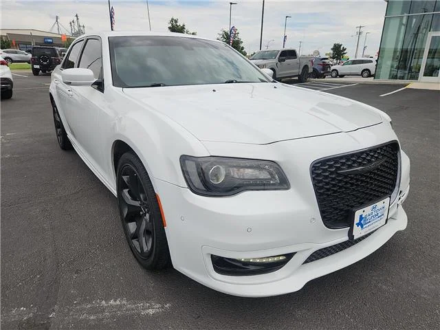 Used 2022 Bright White Clearcoat Chrysler Touring L Rear-Wheel Drive image 5