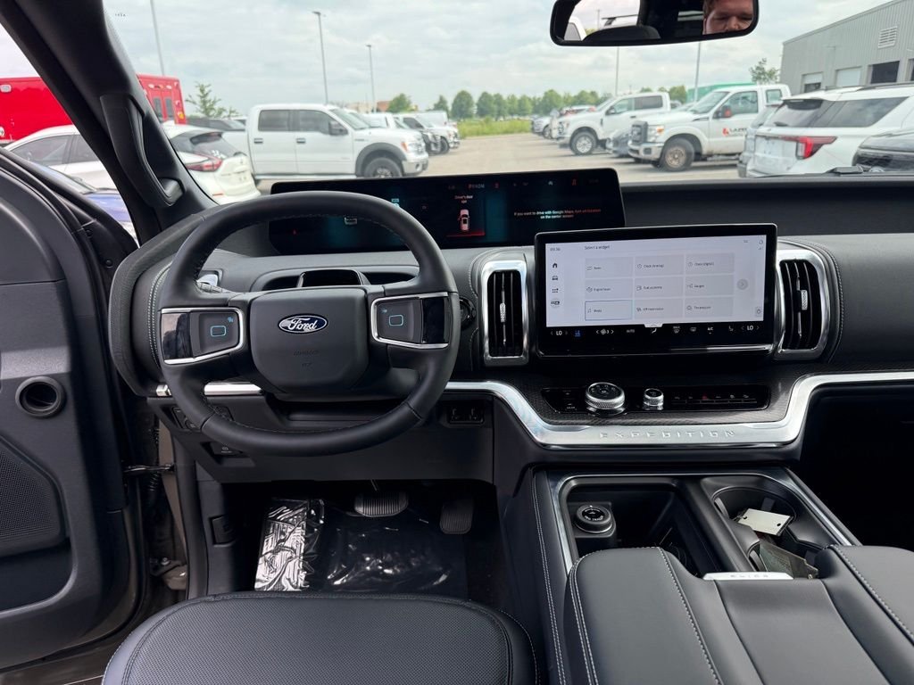 New 2027 Marsh Gray Ford Platinum image 14