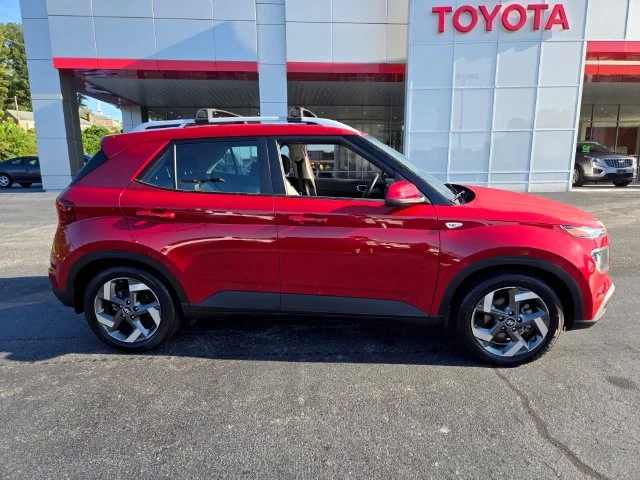 Used 2022 Red Hyundai SEL image 10