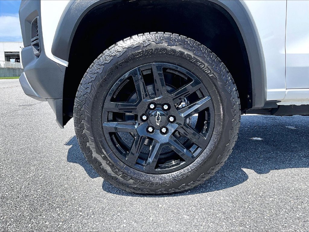 Used 2024 Summit White Chevrolet Trail Boss image 7