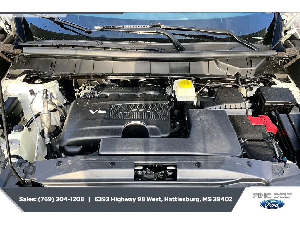Used 2022 Glacier White Nissan SV image 25