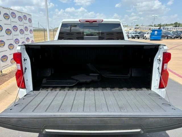 Used 2025 Summit White Chevrolet LTZ image 6
