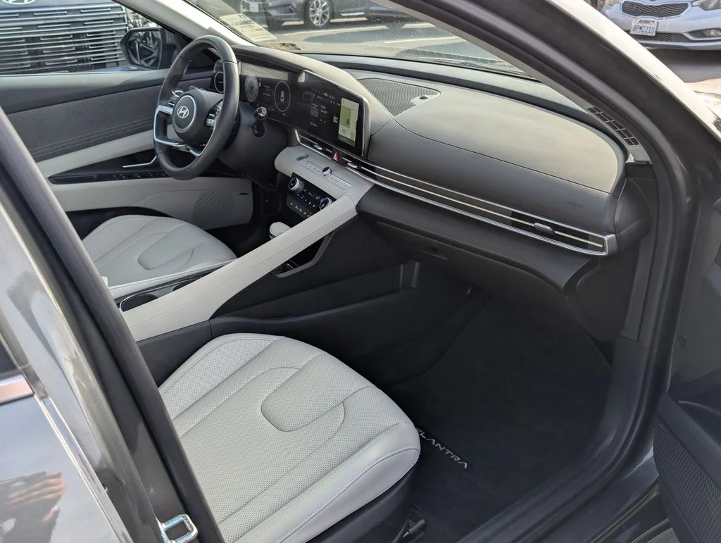 Used 2025 Gray Hyundai Limited image 9