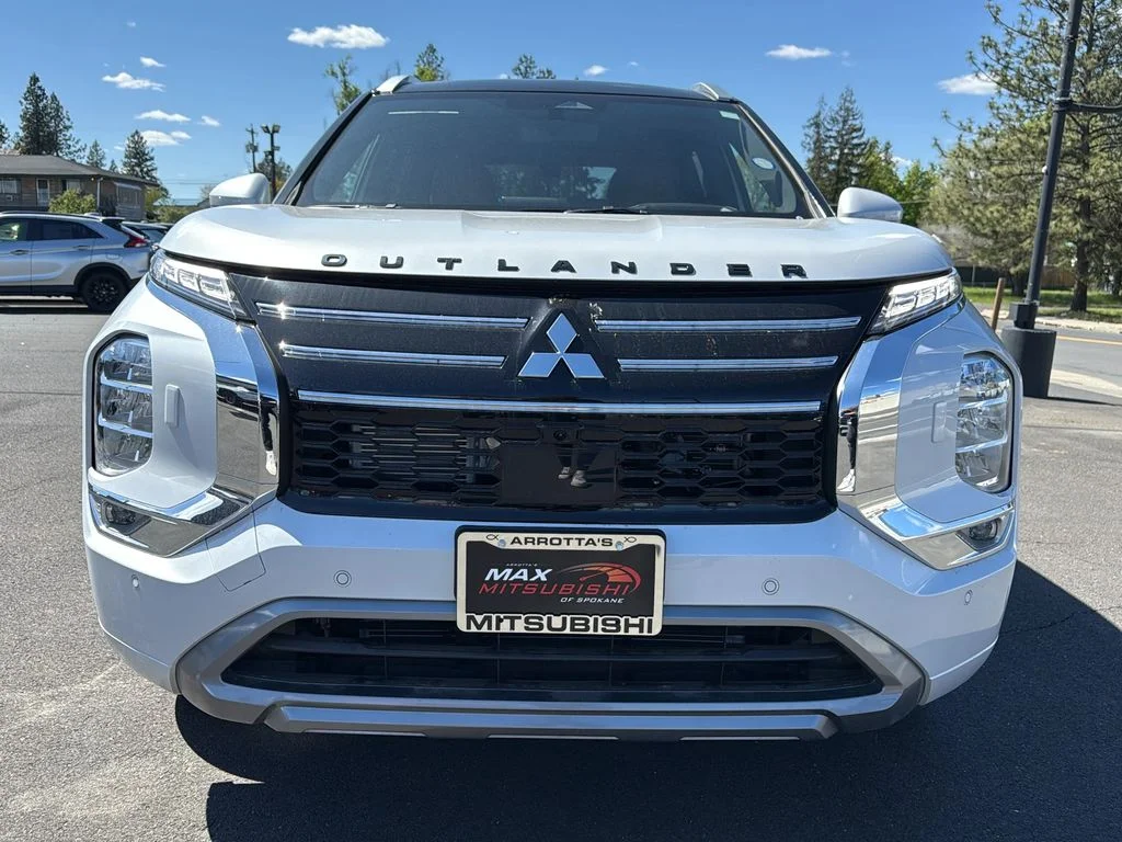 New 2026 White Diamond Mitsubishi SEL image 31