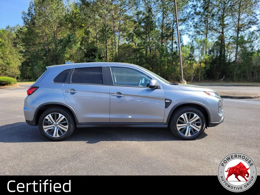 Used 2025 Silver Mitsubishi  image 7
