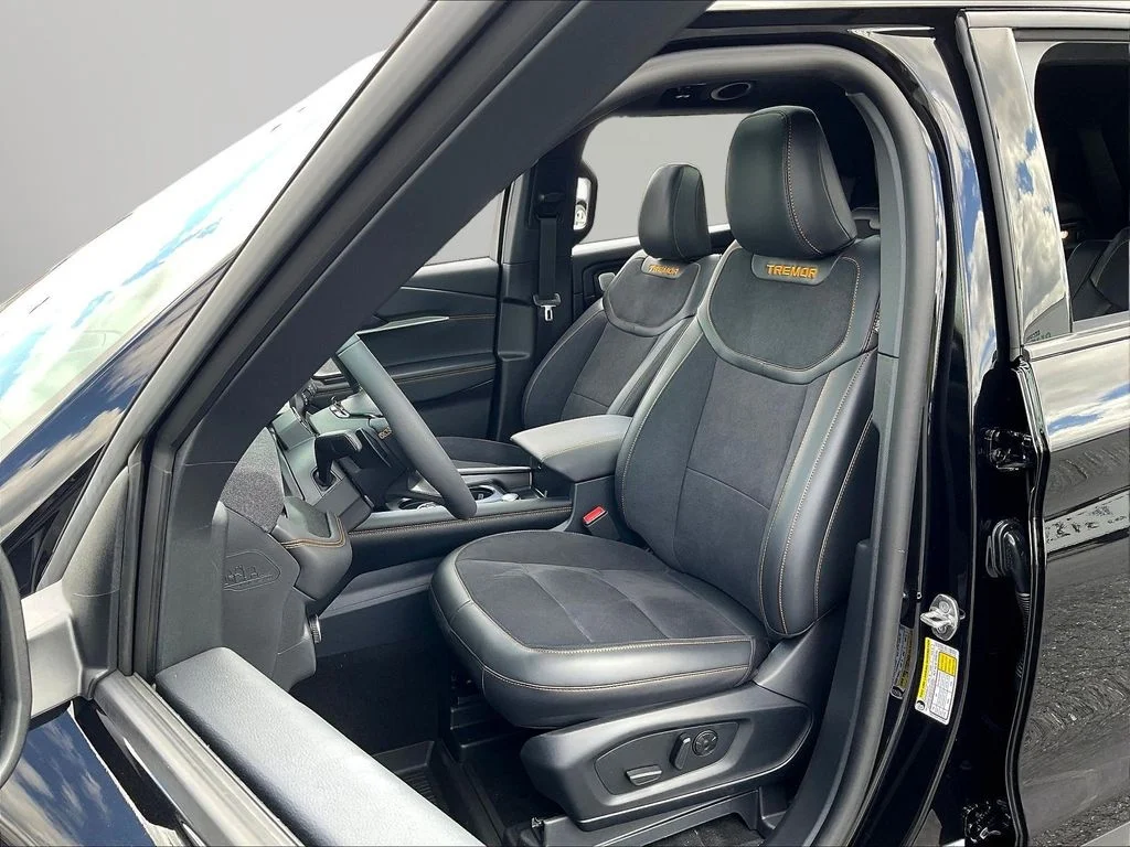 New 2026 Agate Black Metallic Ford Tremor® image 26