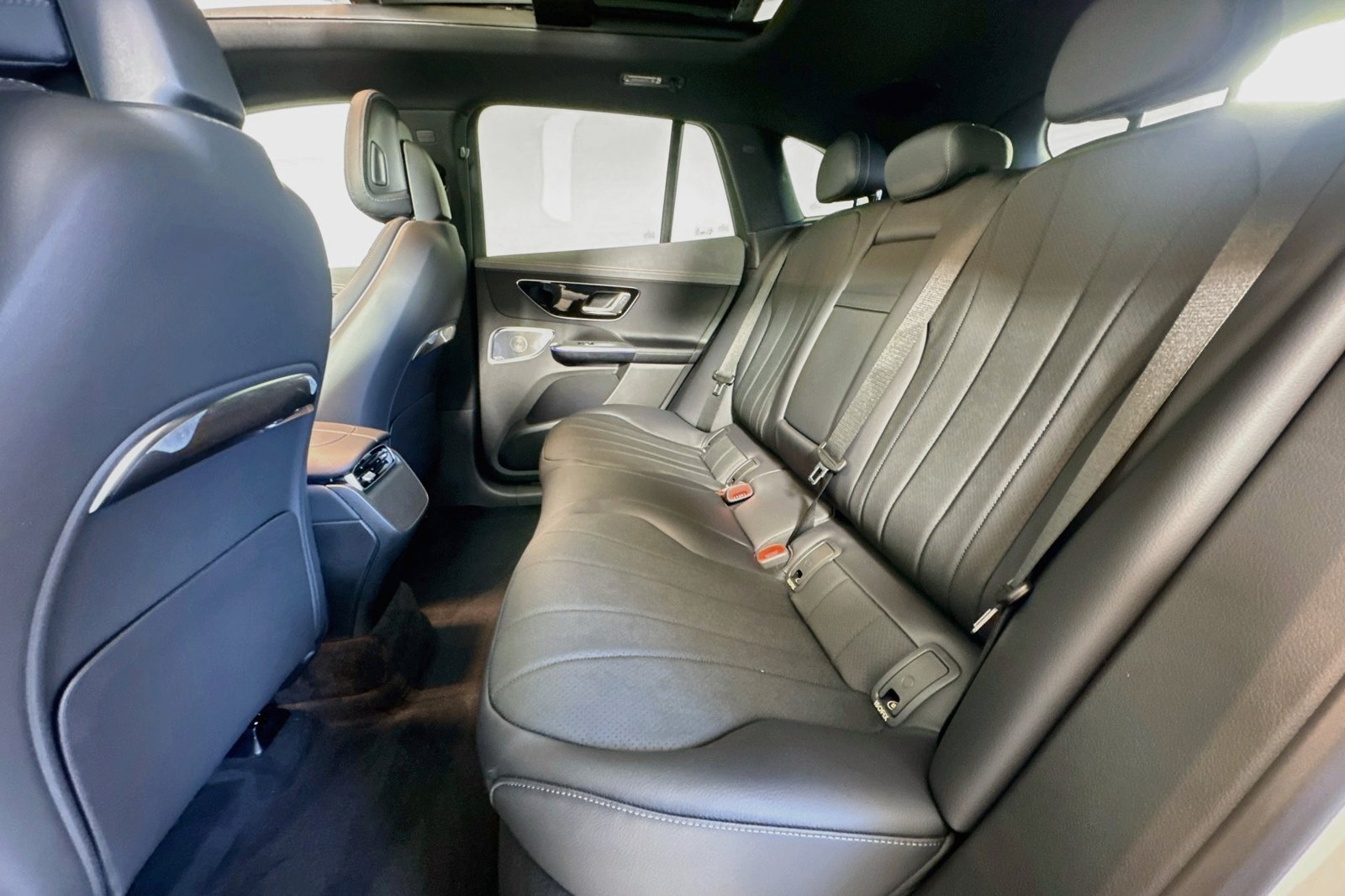 New 2026 Polar White Mercedes-Benz EQE 320 image 22