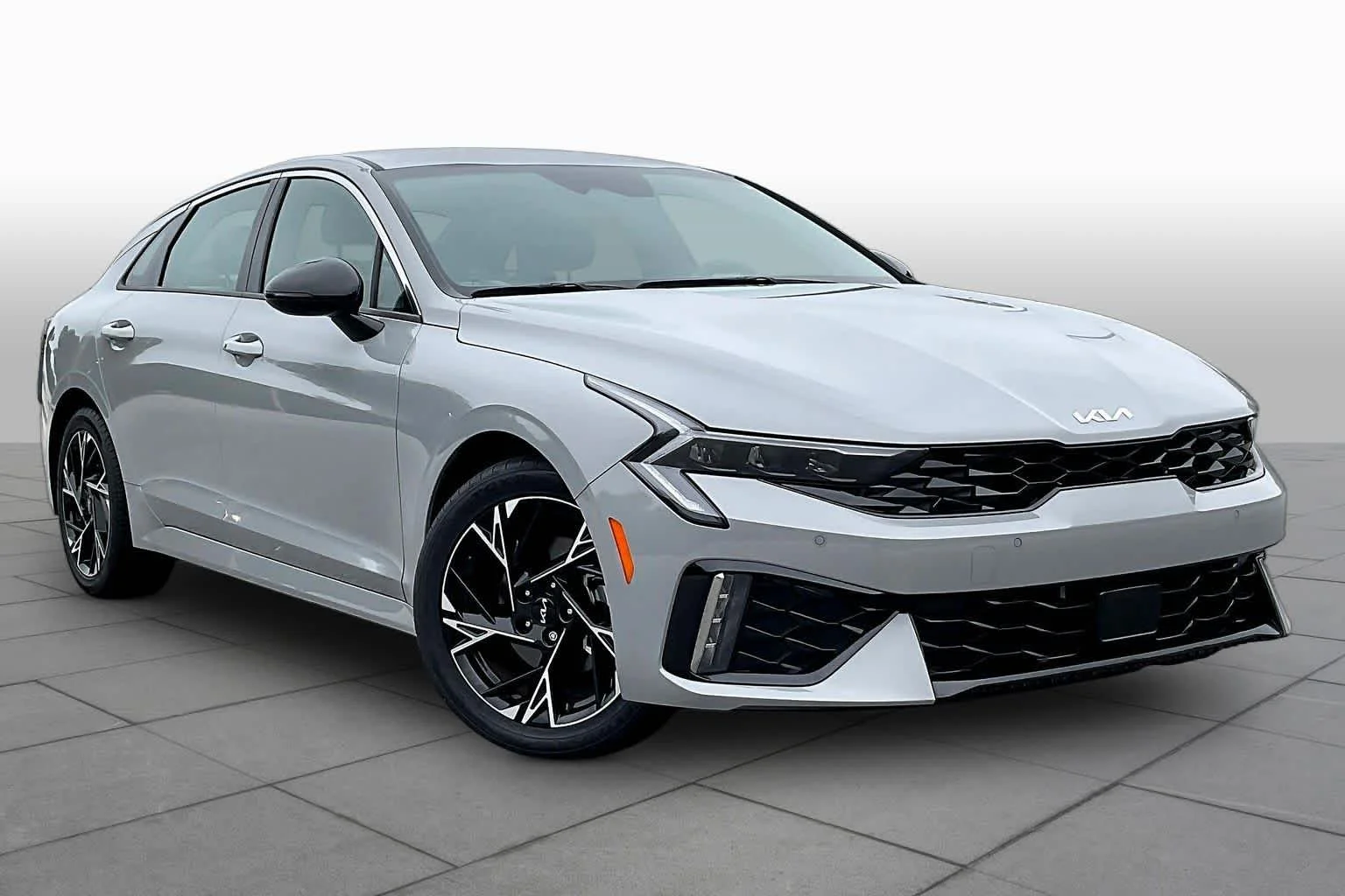 Used 2025 Wolf Gray Kia GT-Line image 3