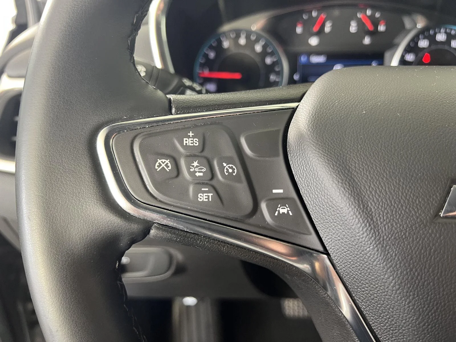 Used 2024 Sterling Gray Metallic Chevrolet LT image 10