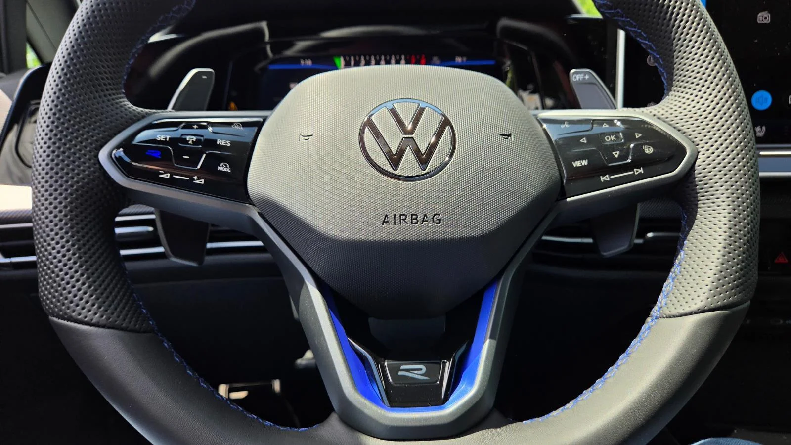 New 2026 Lapiz Blue Metallic Volkswagen  image 31