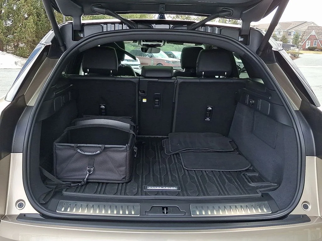 Certified Used 2026  Land Rover S image 26