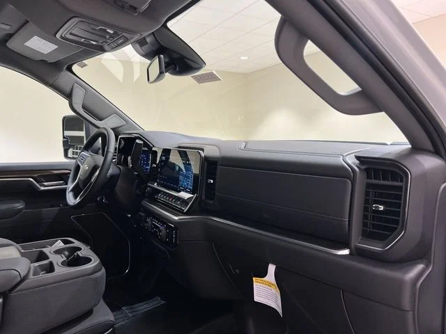 Used 2025 Summit White Chevrolet LT image 25