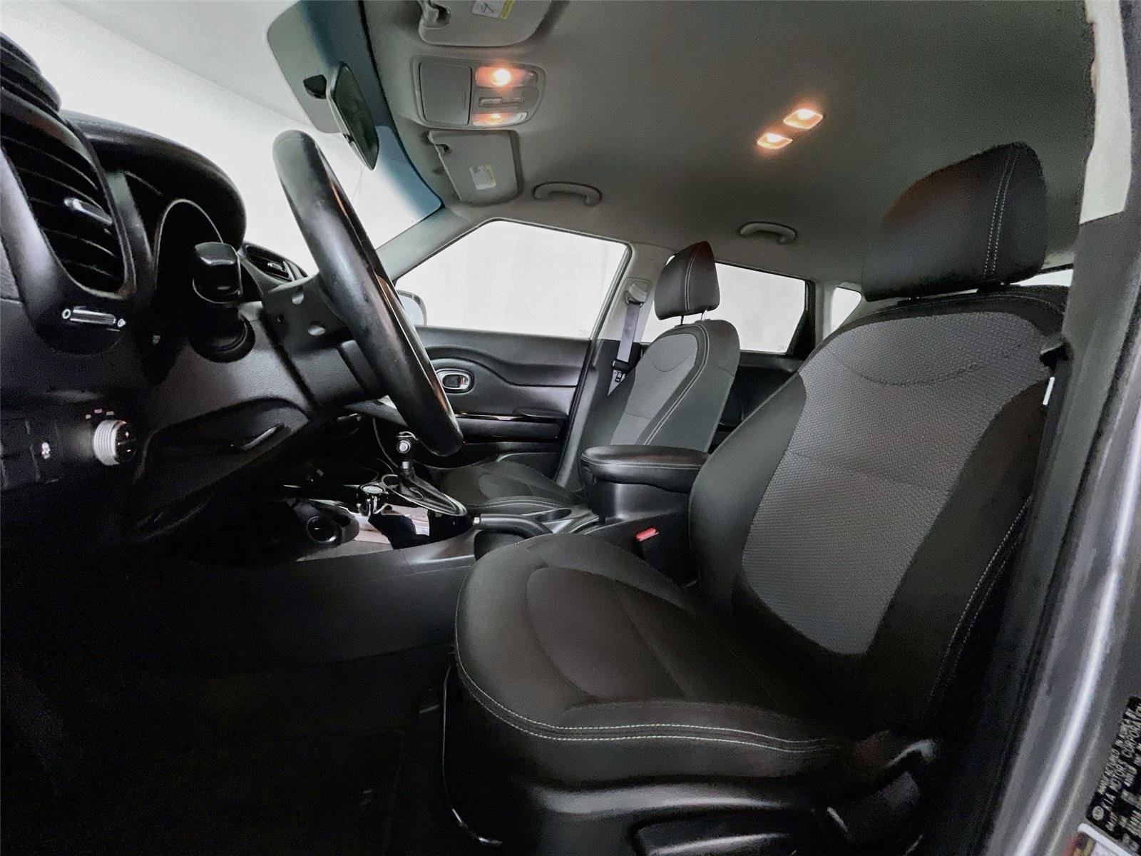 Used 2018 Titanium Gray Kia + image 22