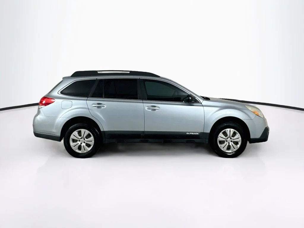 Used 2013 Ice Silver Metallic Subaru 2.5i image 8