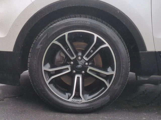 Used 2014 White Ford Sport image 19
