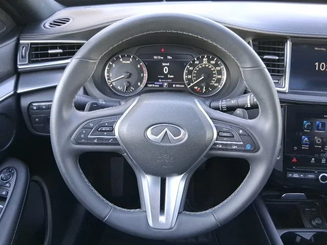 Used 2023 Black INFINITI LUXE image 10