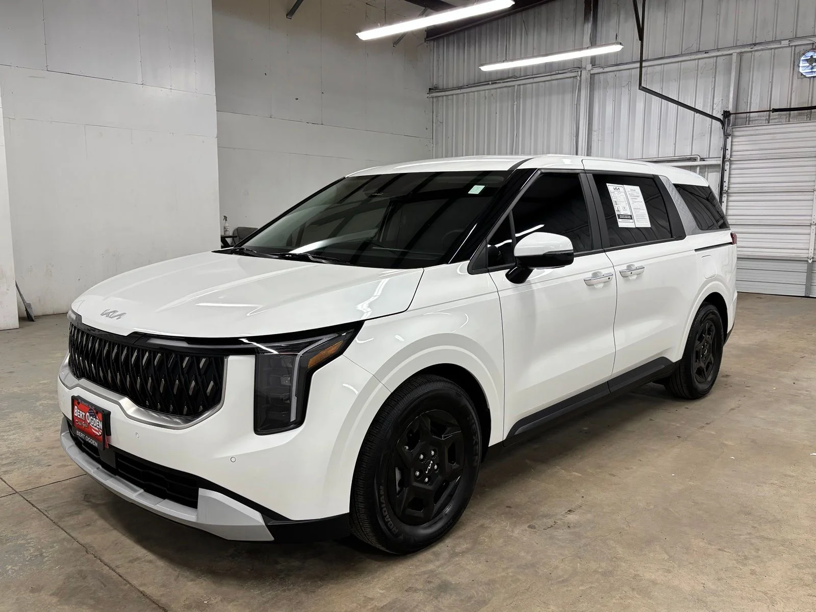 Used 2026 White Kia LXS image 3