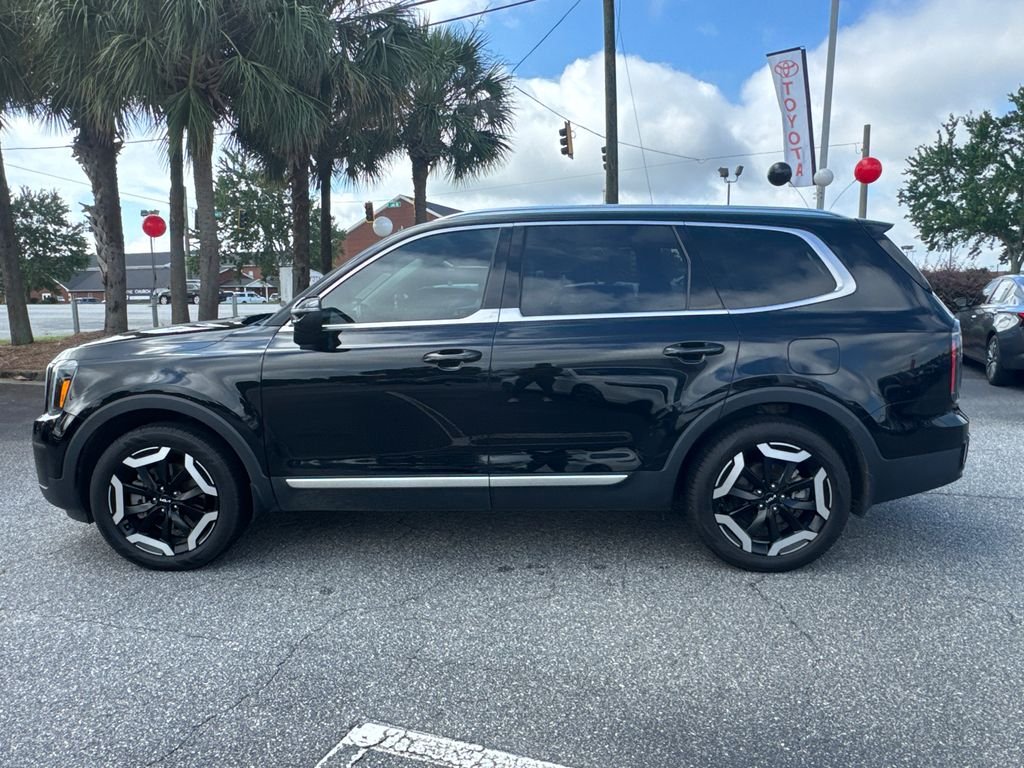 Used 2024 Black Kia EX image 6