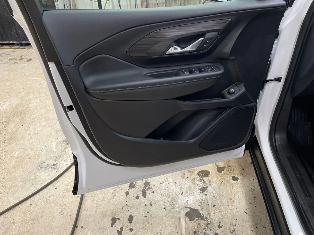 Used 2024 White GMC SLE image 15