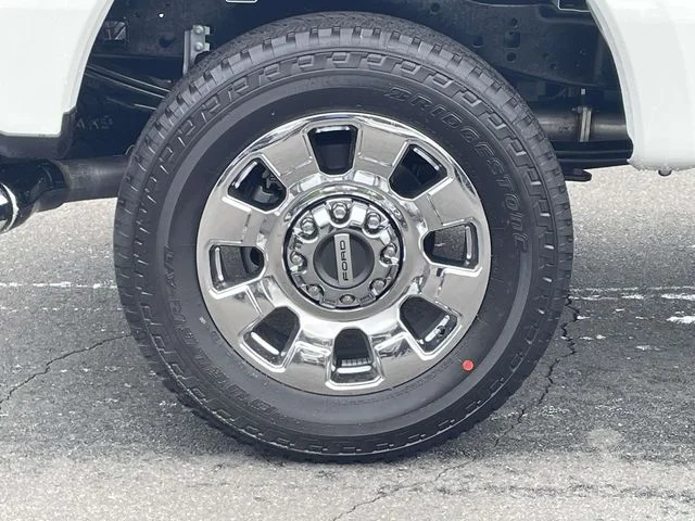 New 2026 Star White Metallic Tri-Coat Ford F-250® Lariat® image 7