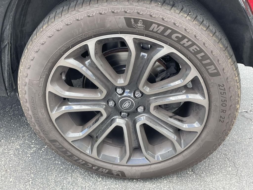 Certified Used 2025 Gondwana Stone Metallic Land Rover OCTA image 9