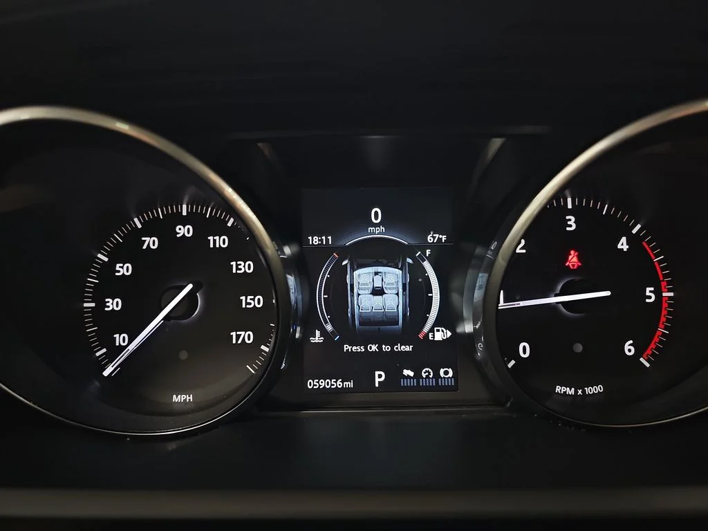 Used 2016 Blue Land Rover HSE Td6 image 21