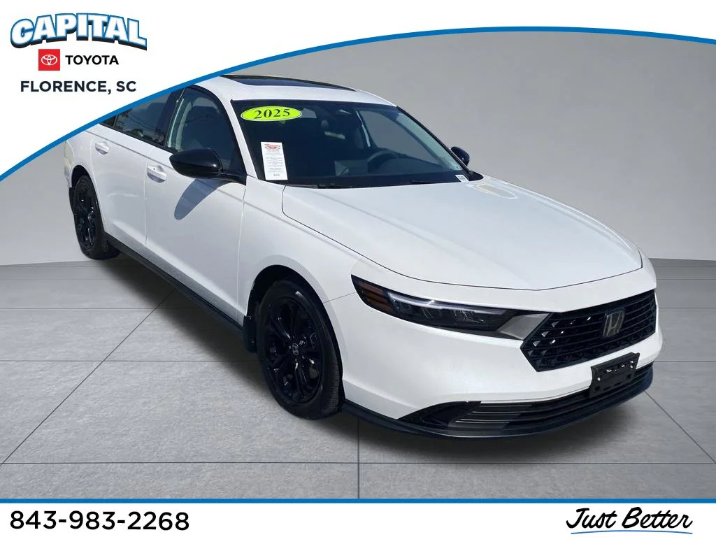 Used 2025 White Honda SE image 1