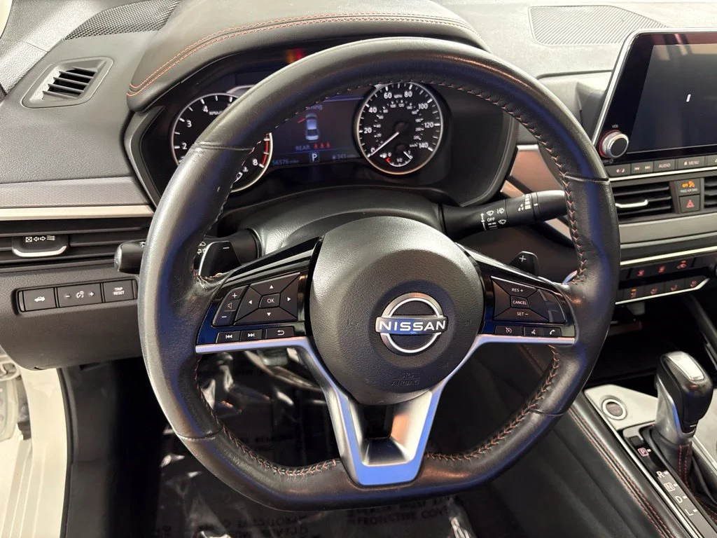 Used 2024 White Nissan 2.5 SR image 29