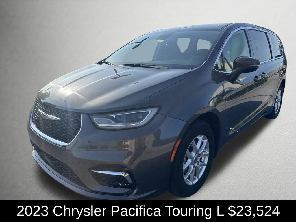 Used 2023 Crystal Metallic Chrysler Touring L image 7