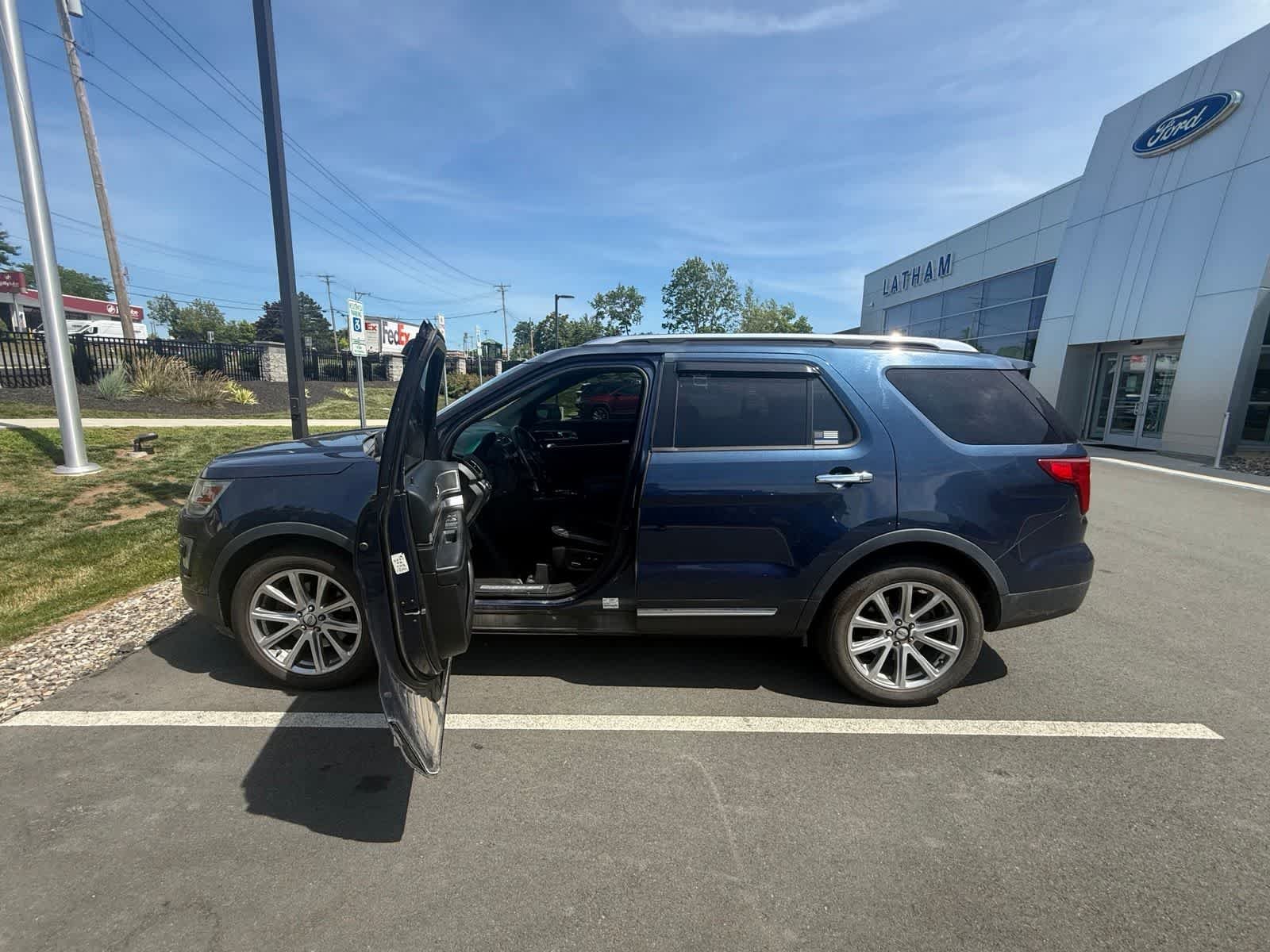 Used 2016 Blue Jeans Metallic Ford Limited image 7