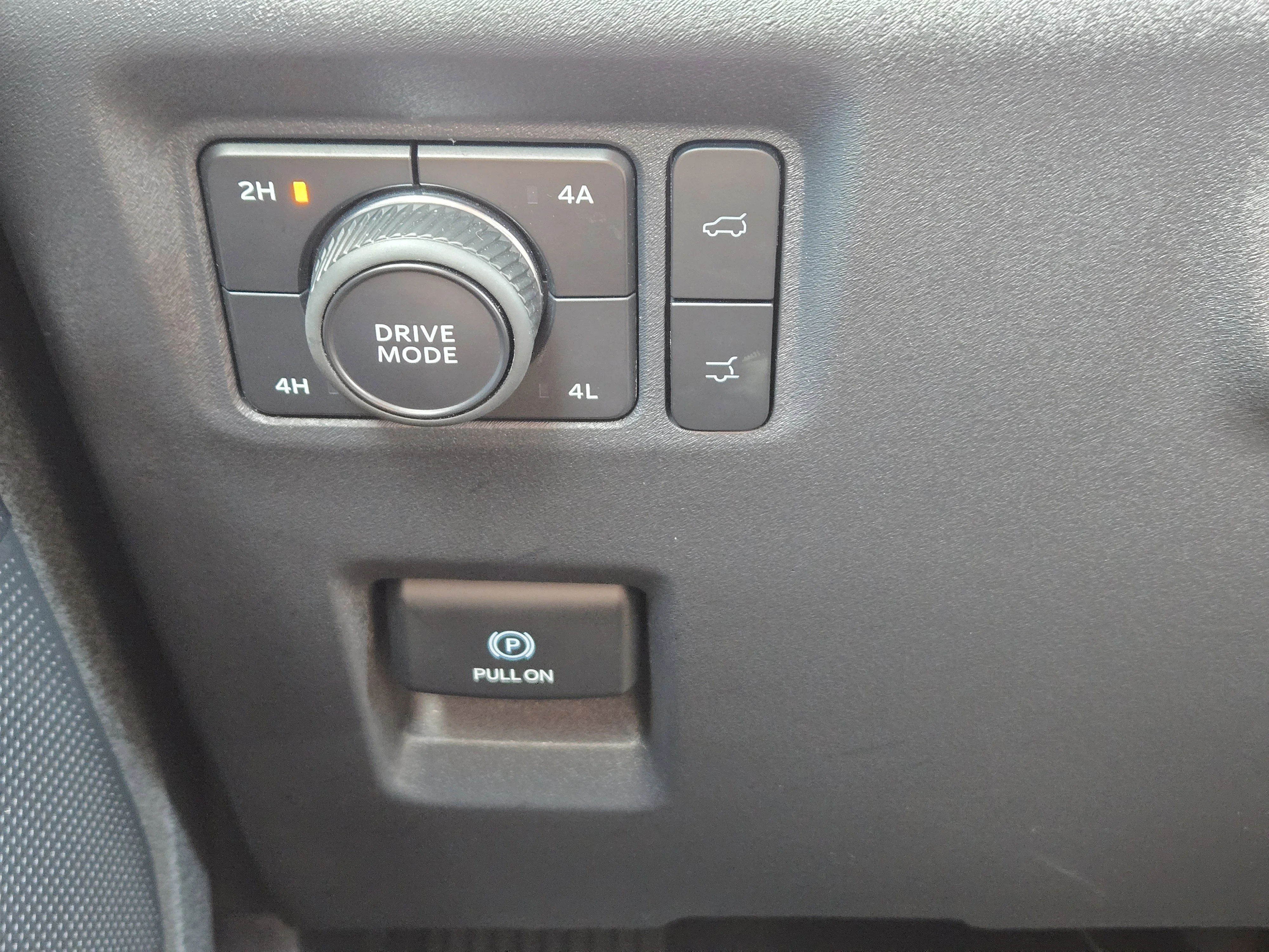 Used 2025 Black Ford Platinum image 24