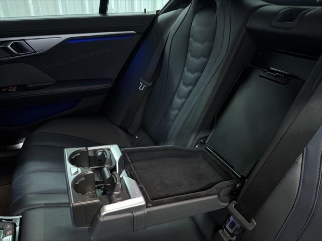 2023 BMW 8 Series M850i - Photo 19