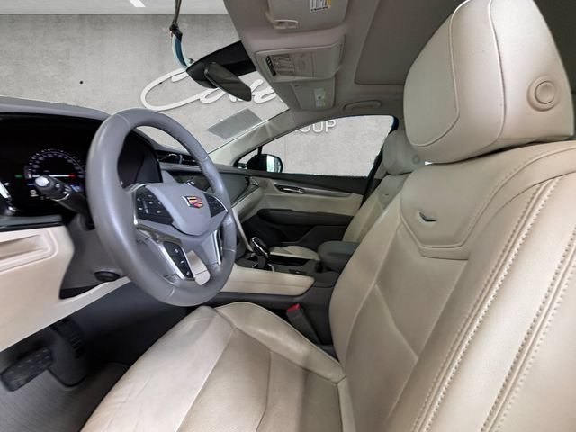 Used 2018 HARBOR BLUE METALLIC Cadillac Luxury FWD image 20
