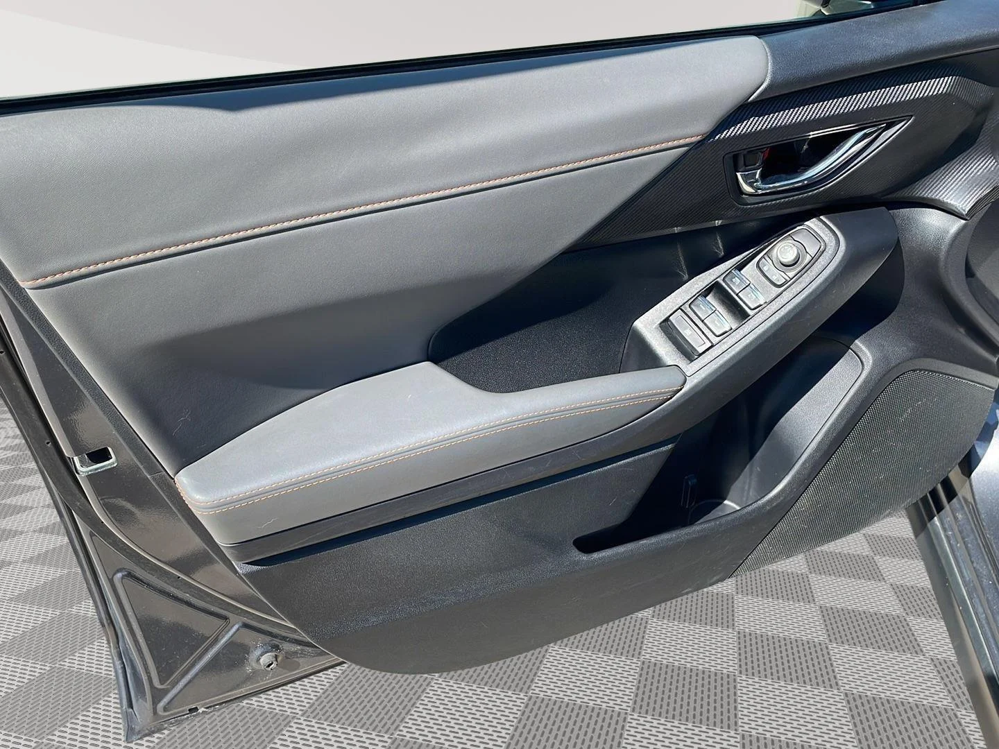 Used 2024 Magnetite Gray Metallic Subaru Limited image 10
