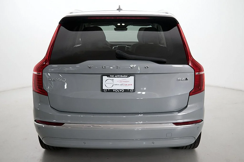 Used 2024 Vapour Grey Volvo Plus image 8