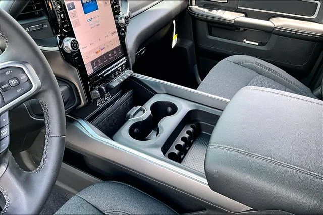 New 2026 Diamond Black Crystal Pearl-Coat Exterior Paint RAM Big Horn image 9