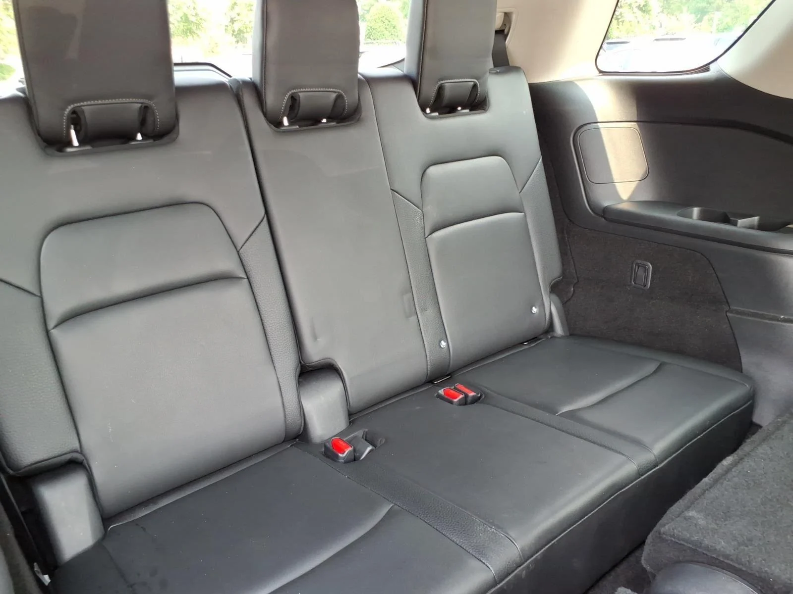 Used 2025 Super Black Nissan SL image 24