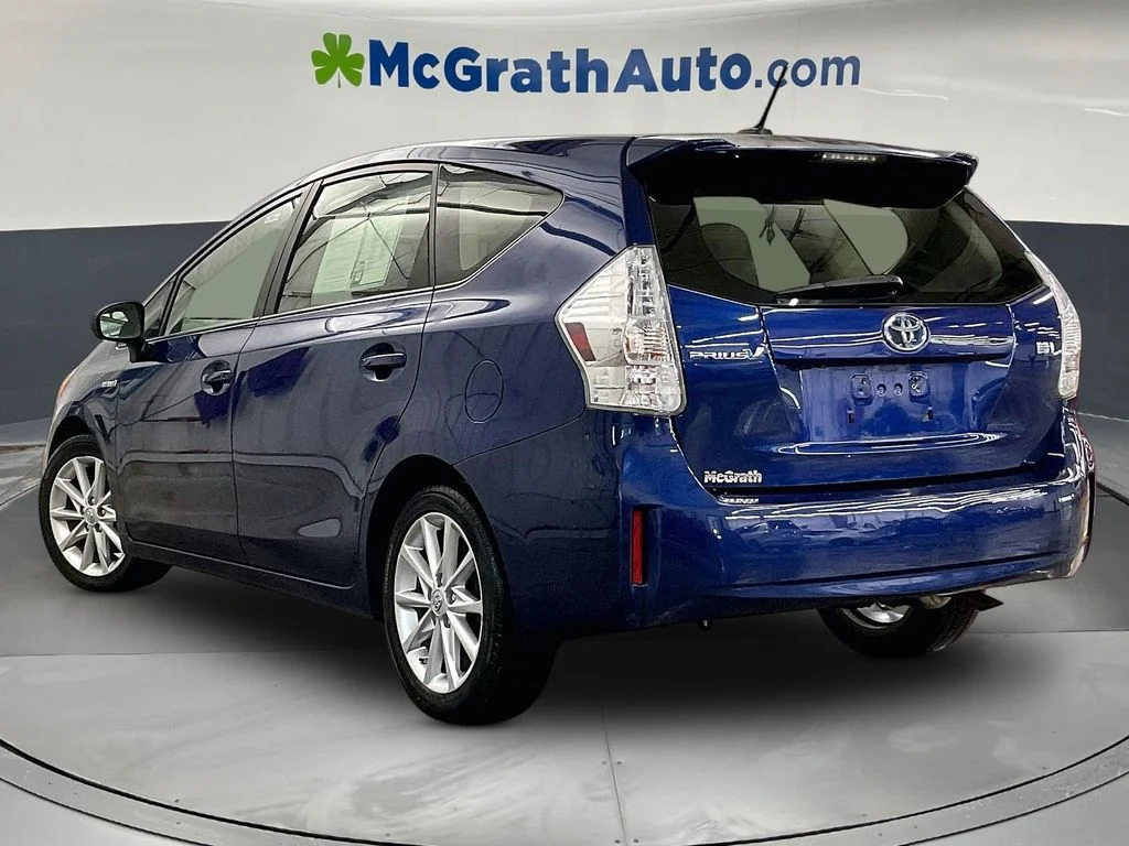 Used 2013 Blue Toyota Five image 3