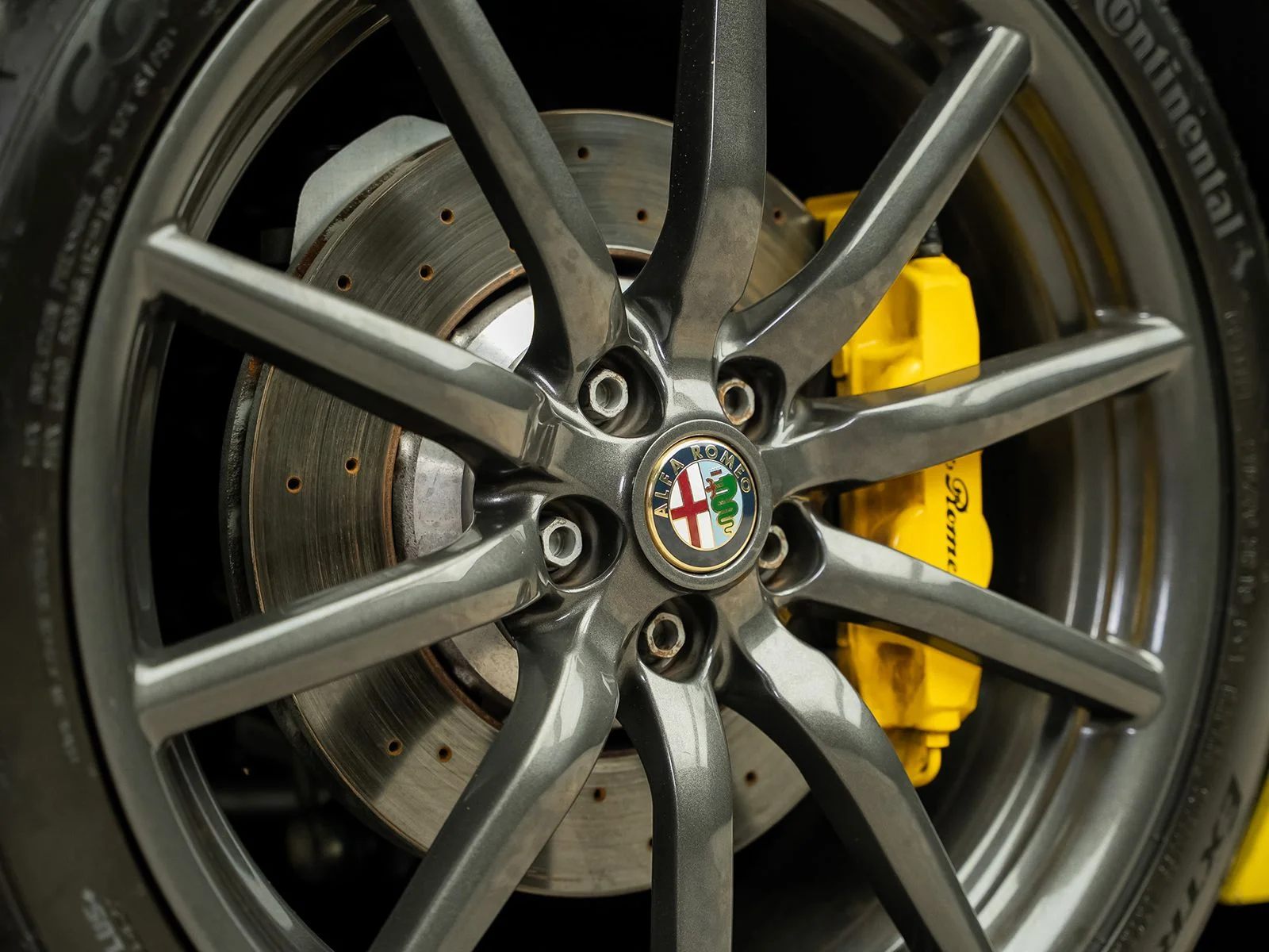 Used 2016 Yellow Alfa Romeo Base image 6