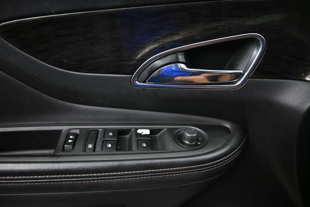 Used 2015 Black Buick Base image 21