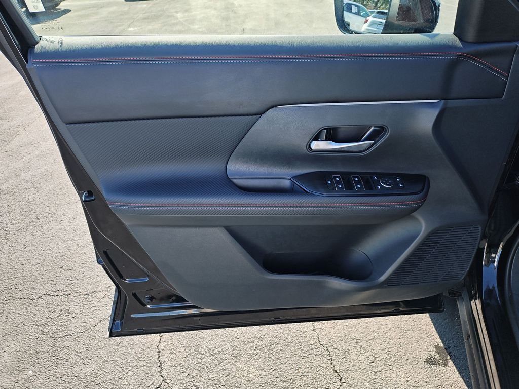 Used 2025 Black Nissan SR image 14