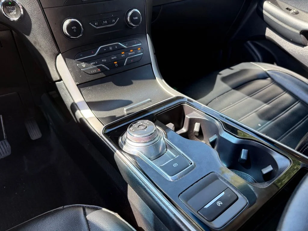 Used 2019 Blue Metallic Ford SEL image 17