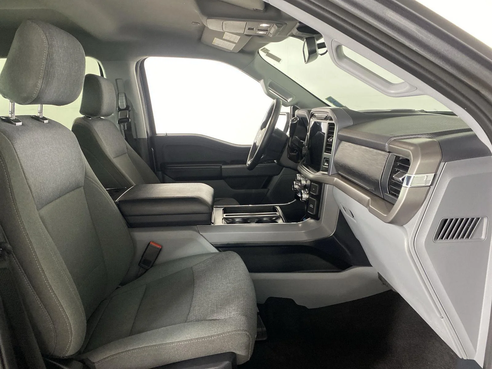Used 2024 Carbonized Gray Ford XLT image 28