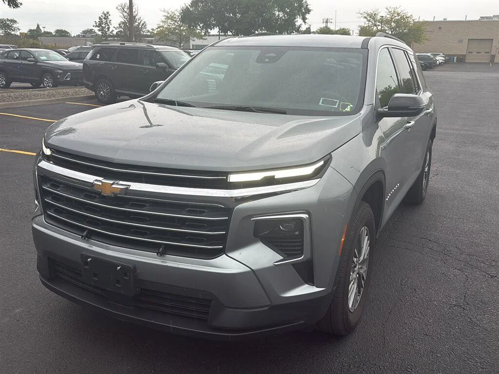 Used 2026 Sterling Gray Metallic Chevrolet FWD LT image 3