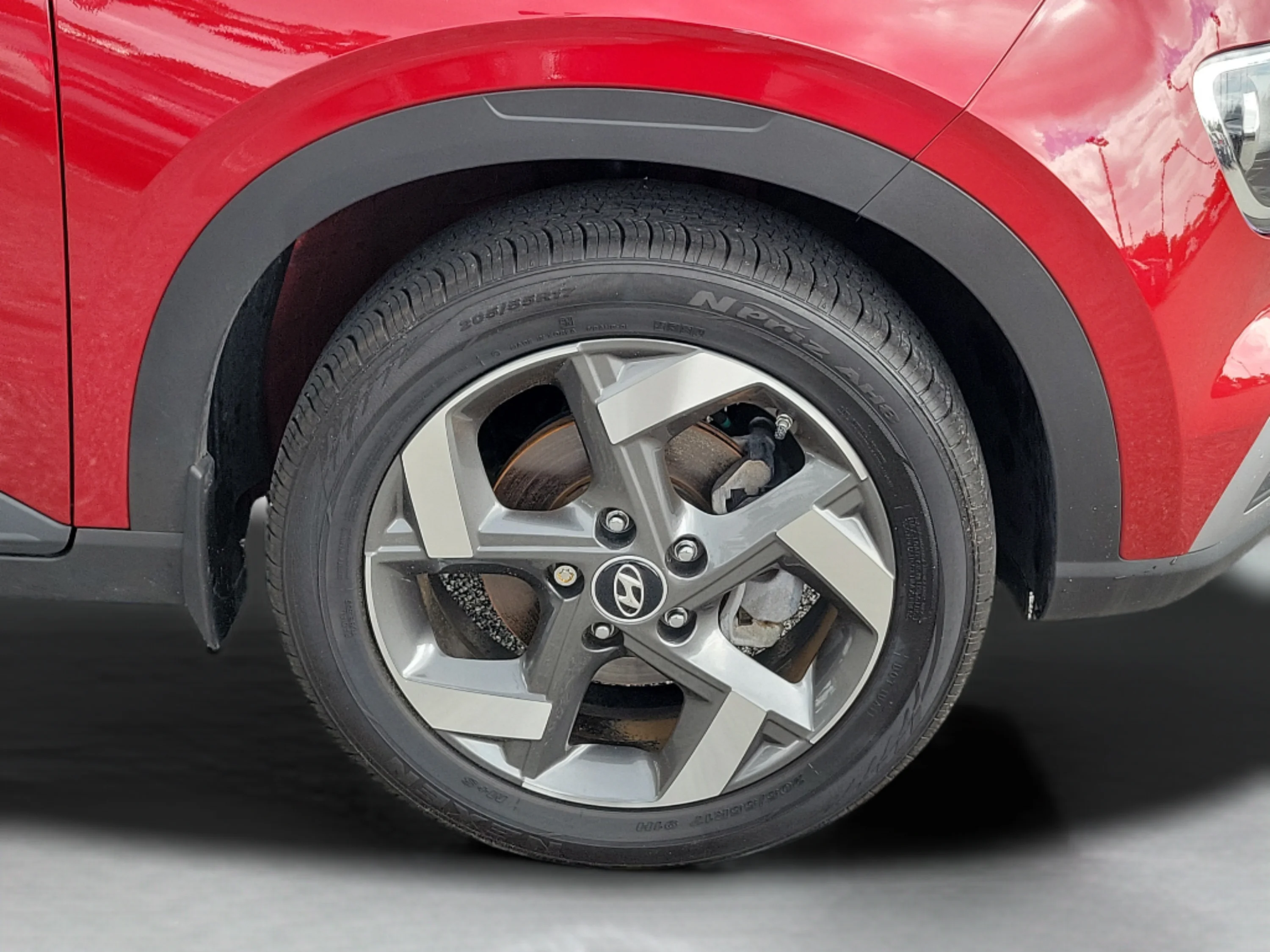Used 2025 Ultimate Red Hyundai SEL image 9