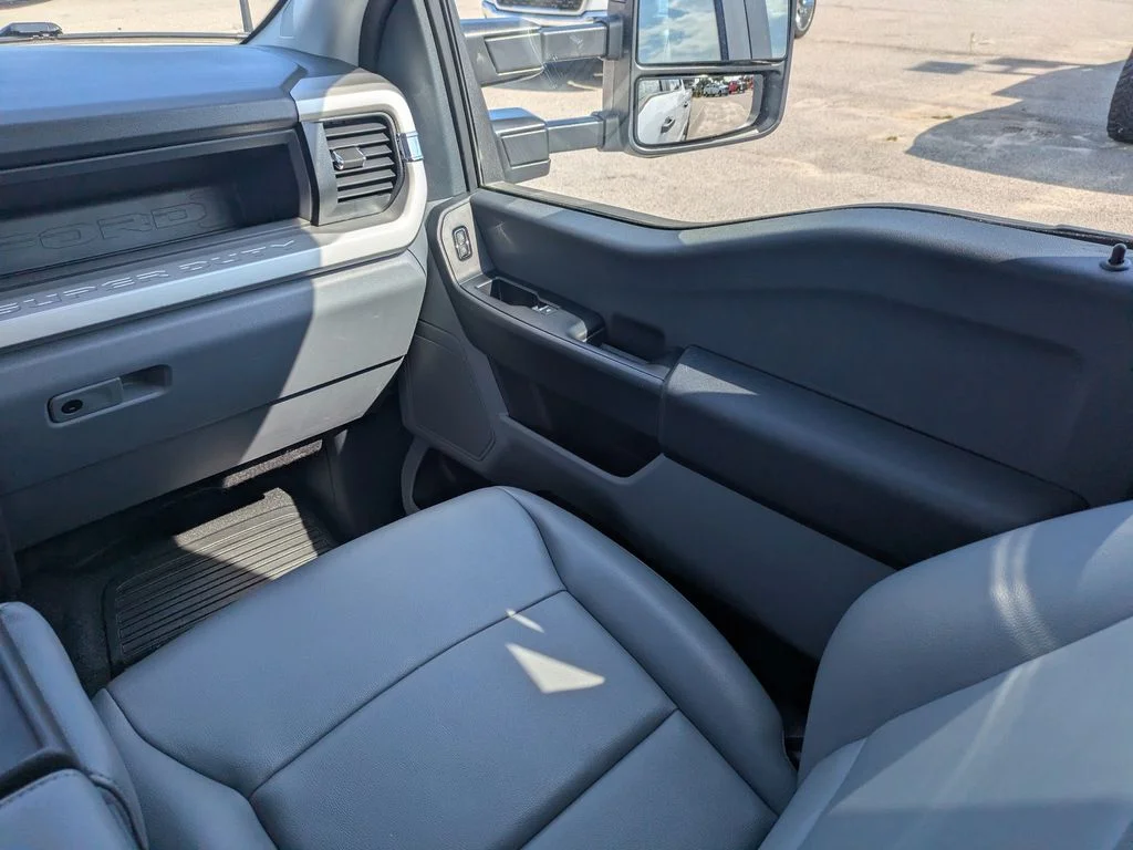 Used 2026 White Ford XL image 17