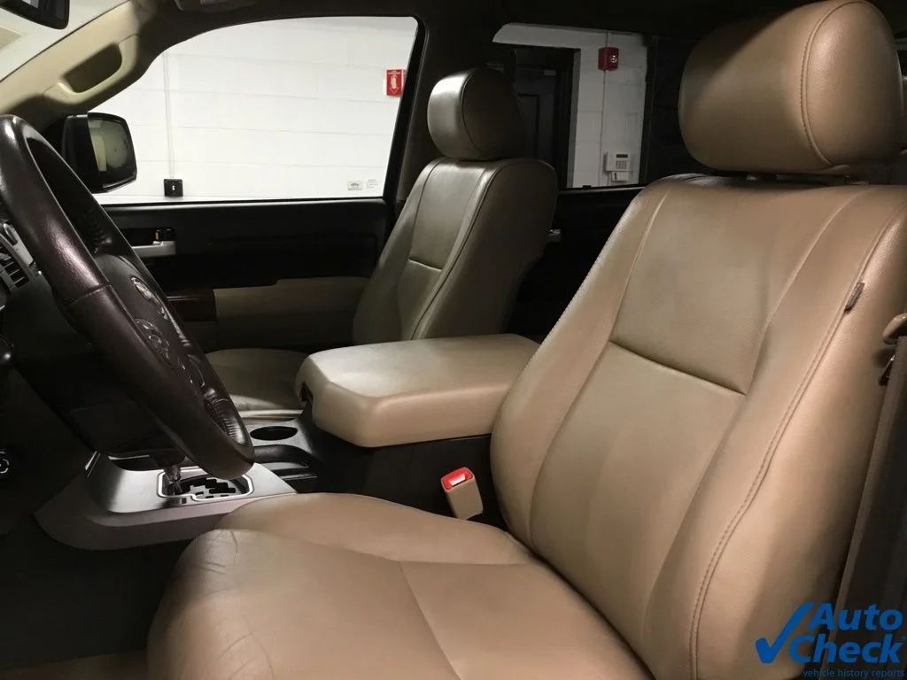 Used 2010 Blue Toyota Limited image 31