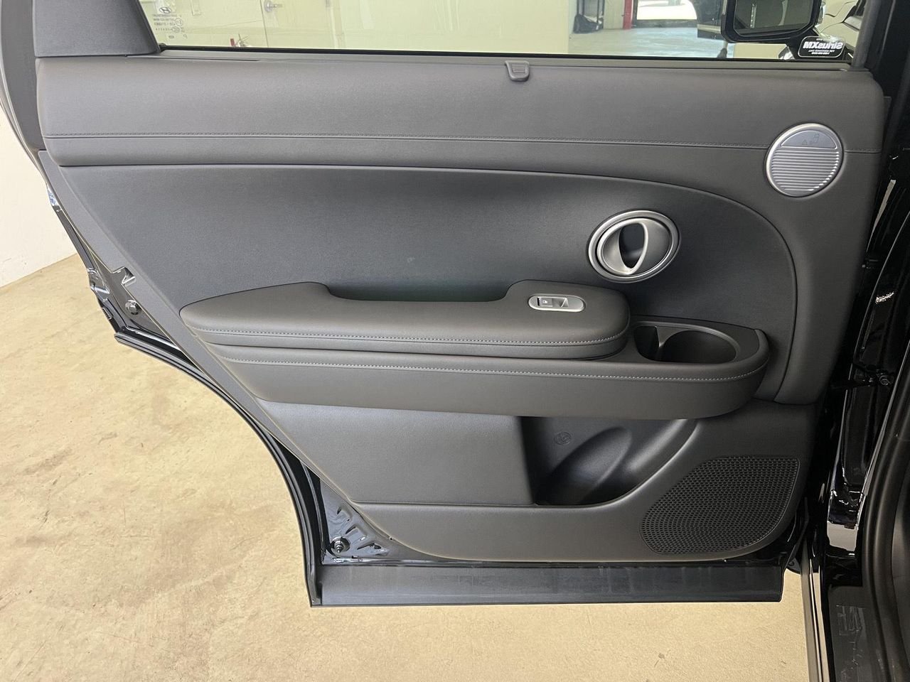 New 2026 Abyss Black Pearl Hyundai SEL Premium 8P image 23