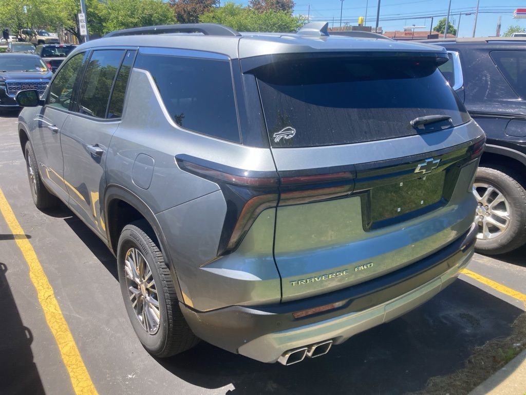 Used 2025 Sterling Gray Metallic Chevrolet LT image 4