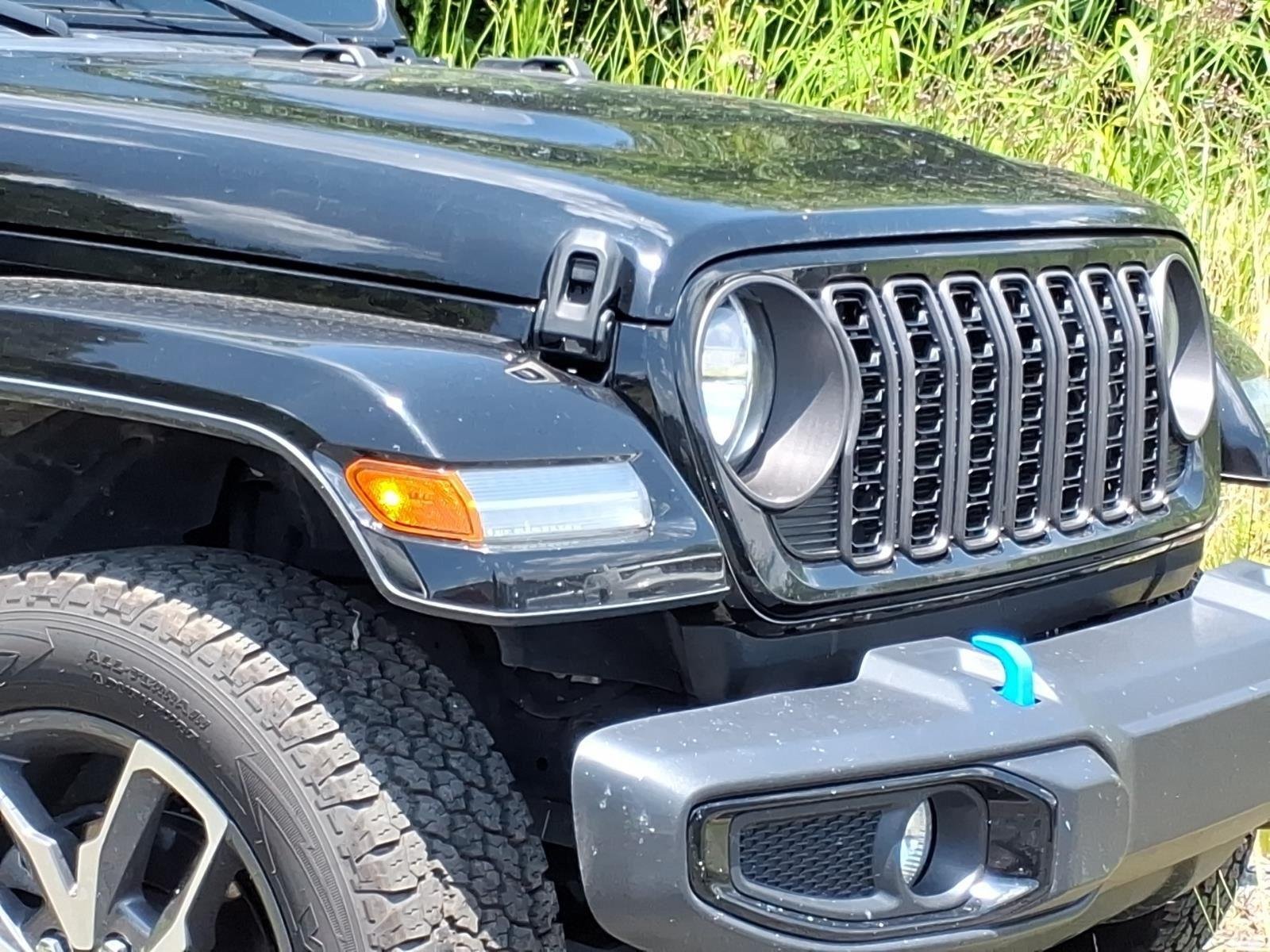 Used 2024 Black Clearcoat Jeep Sport S image 6